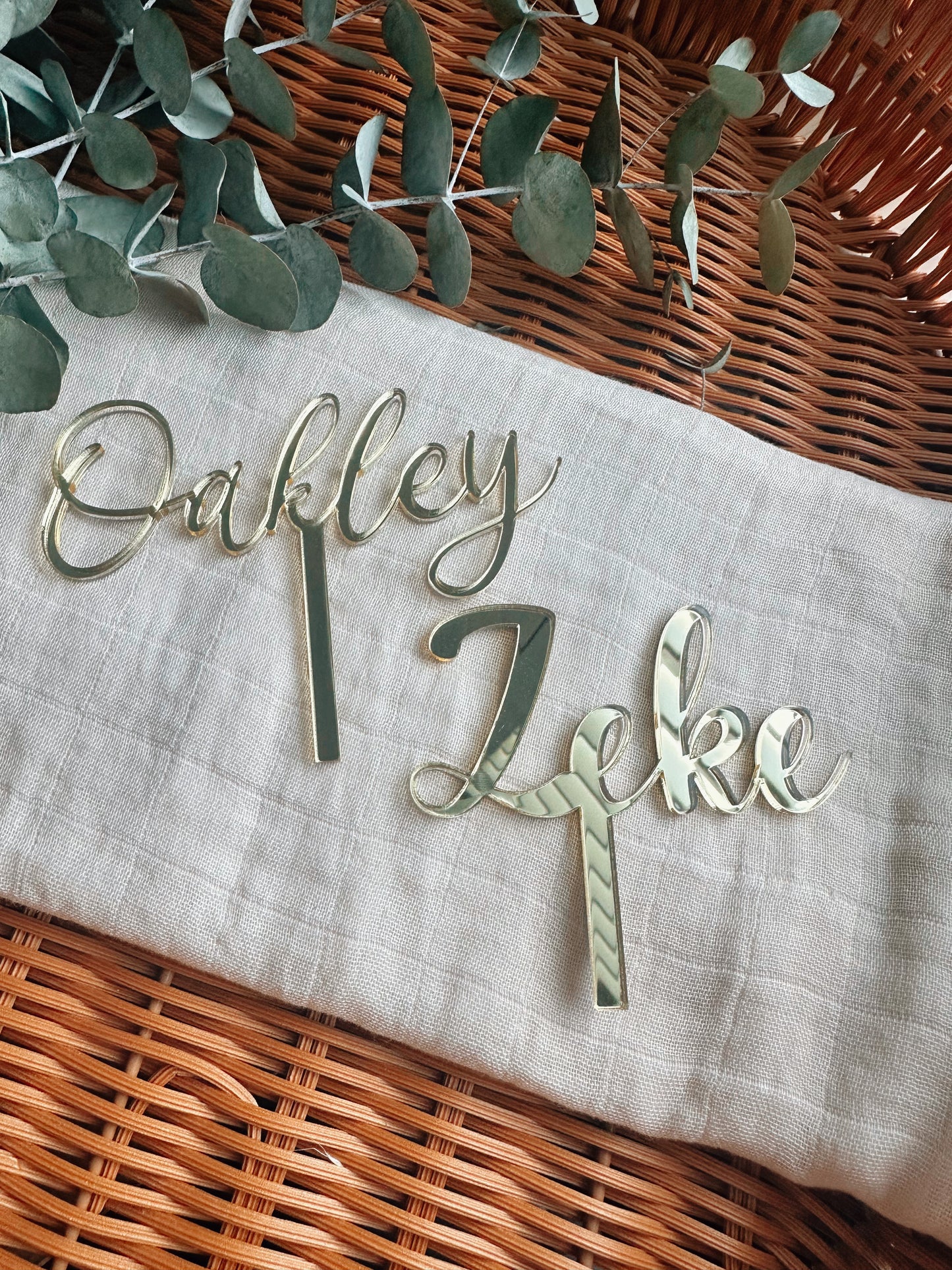 Single name topper - small