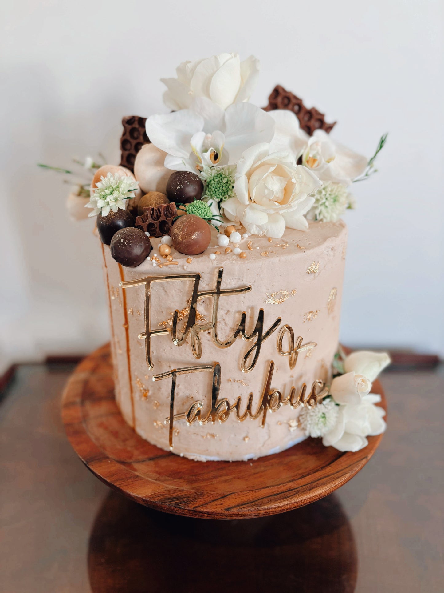 Acrylic cake fropper