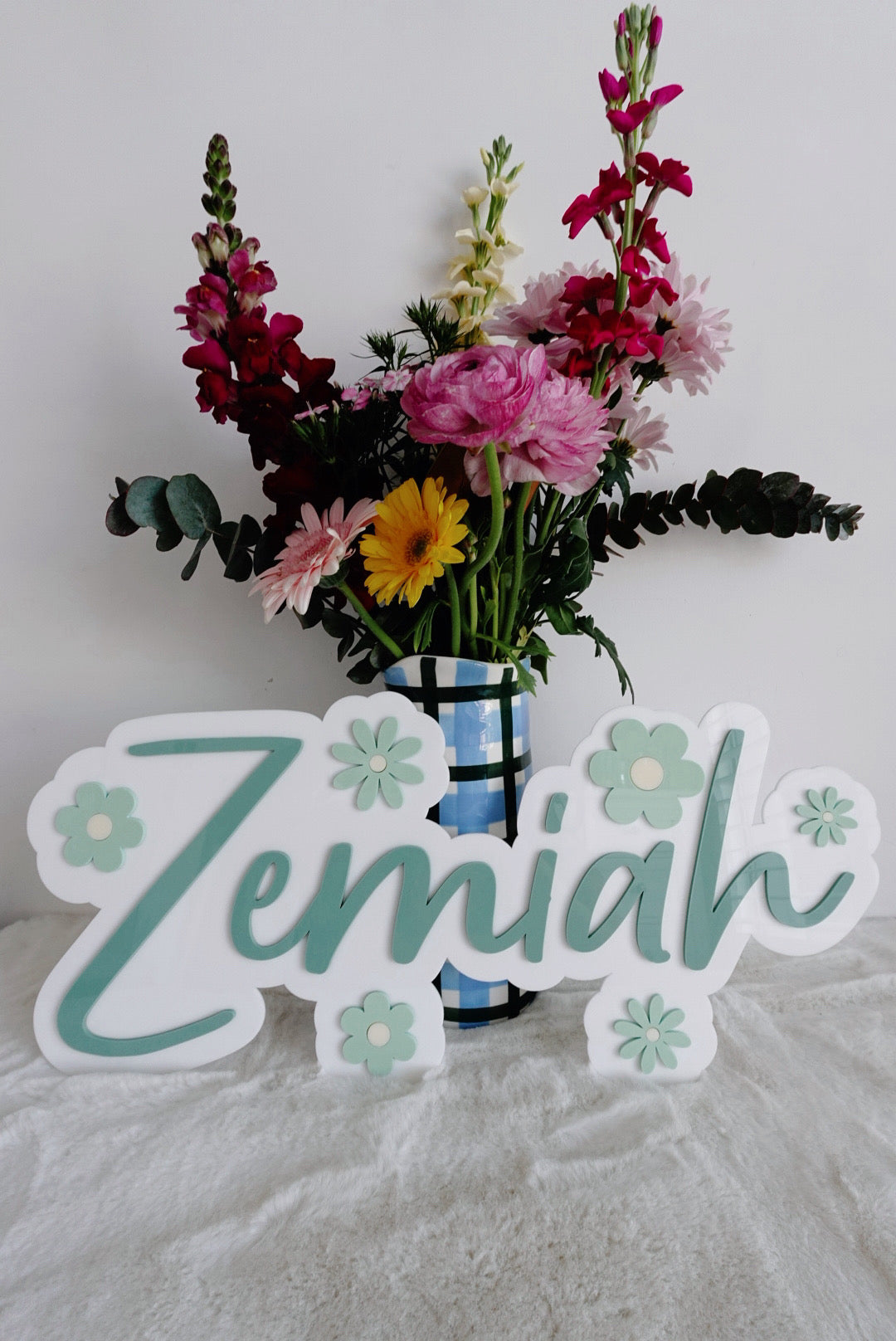 Flower bubble name sign