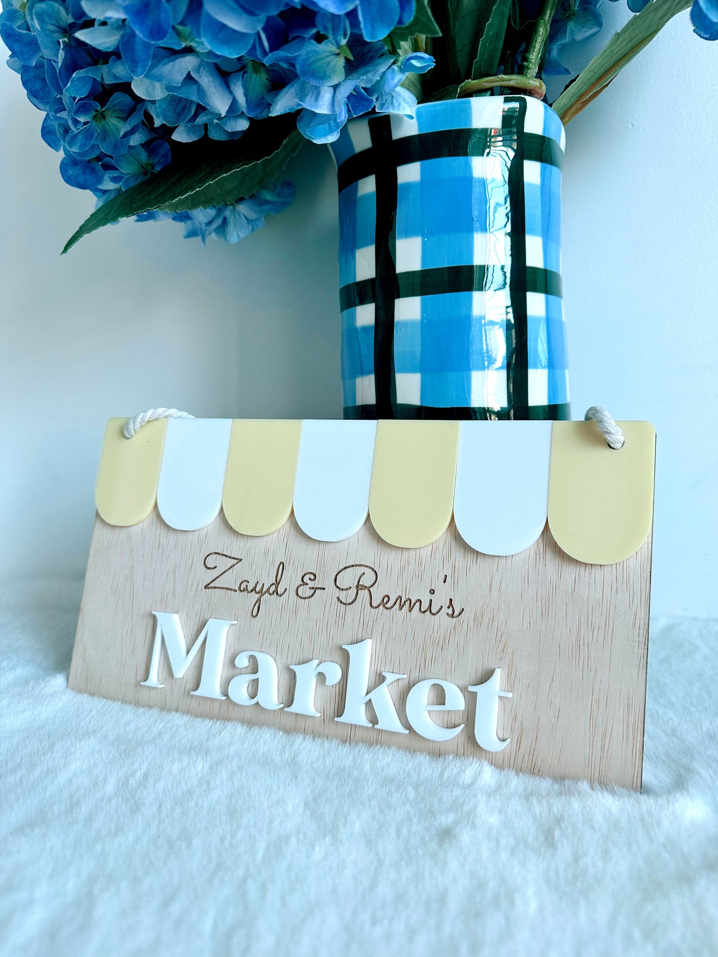 Kids market sign