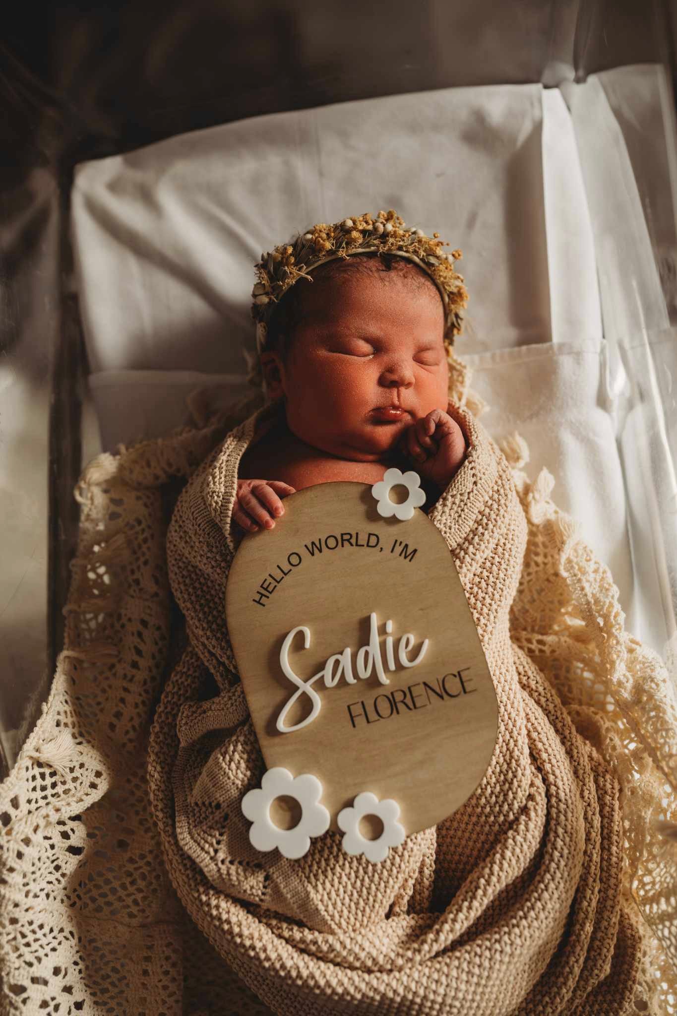Flower birth announcement plaque