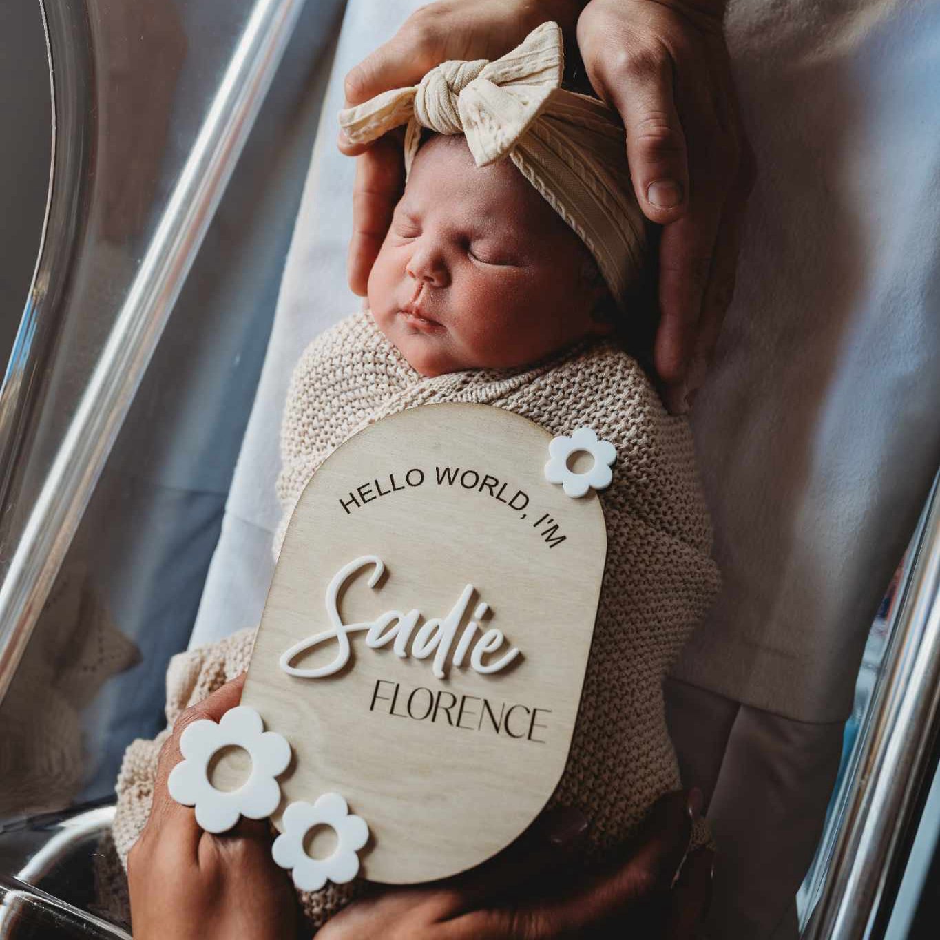 Flower birth announcement plaque