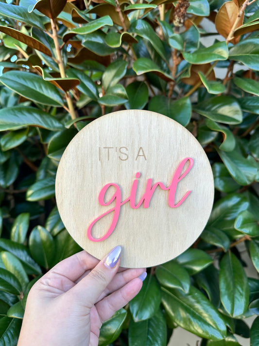 It’s a girl plaque