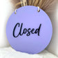 Round open/closed hanging sign