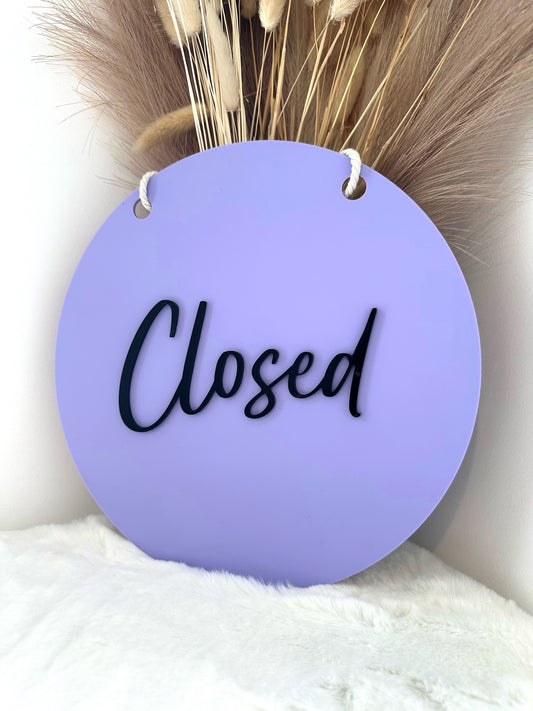 Round open/closed hanging sign