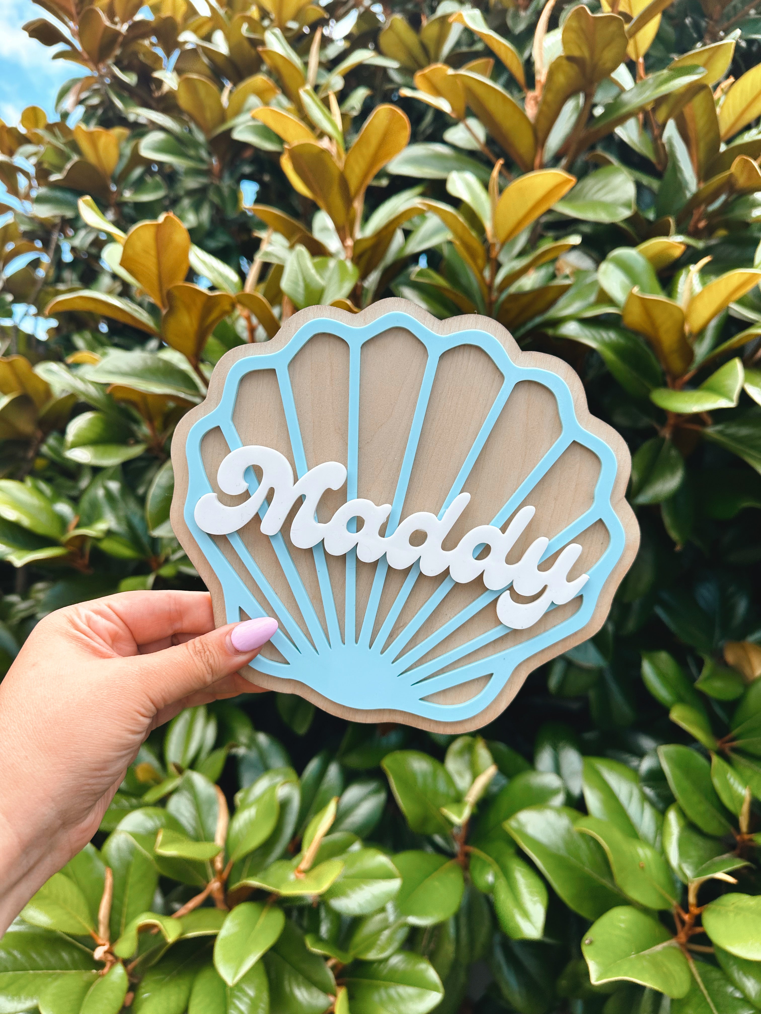 Shell name sign – Burns and Willow